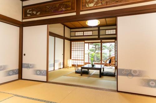 Awaji Egaosakuie In Sumoto