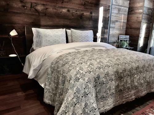 Hostal Maison De Stuffmarket