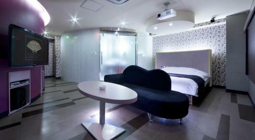 Hotel Glow Yokkaichi (Adult Only)