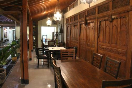 Hostal Griya Yunika