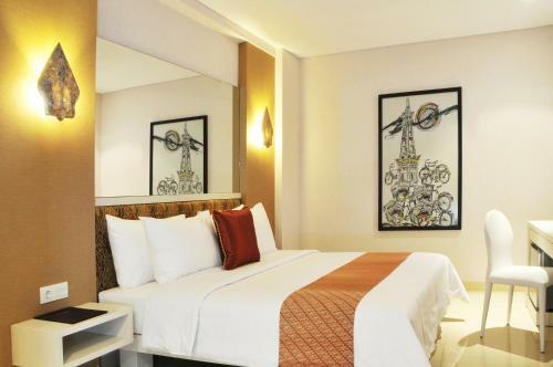 Hotel Pyrenees Jogja