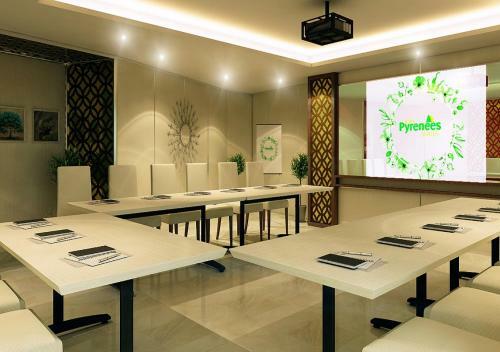 Hotel Pyrenees Jogja