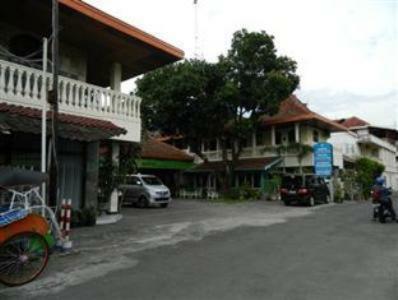Hostal Metro Guest House