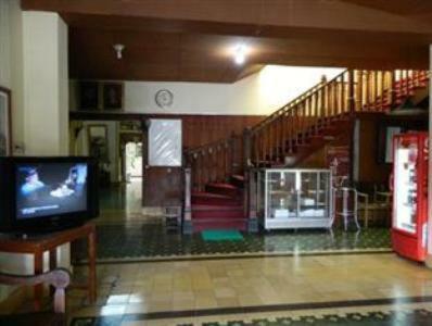 Hostal Metro Guest House