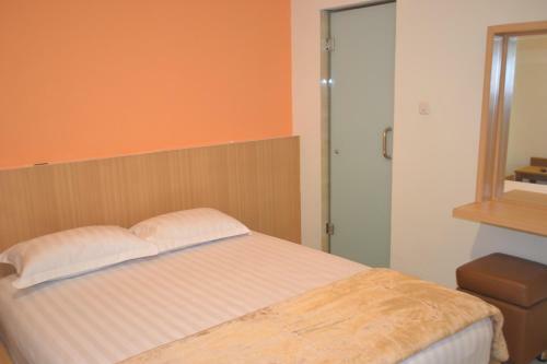 Cabin Hotel F77
