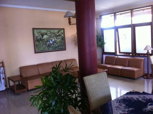 Hotel Harmony Inn