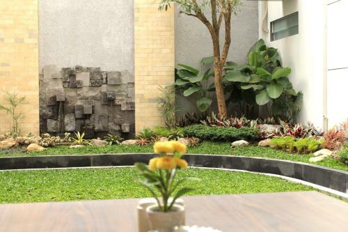 Crystal Lotus Hotel Yogyakarta By Prabu