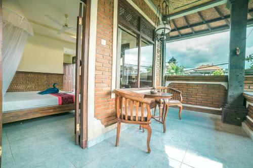 Hostal Three Dewi's Guest House