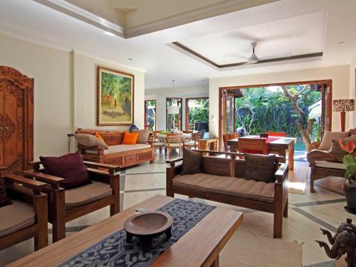 Amaryllis Kedewatan Villa