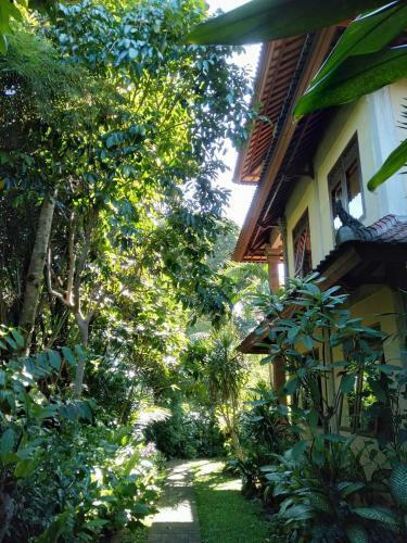 Prasanti Bed & Breakfast