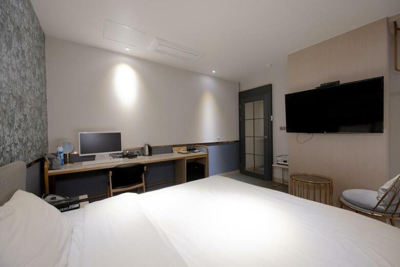 Hound Hotel Seomyeon-beomcheon
