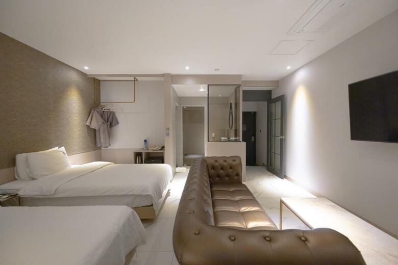 Hound Hotel Seomyeon-beomcheon