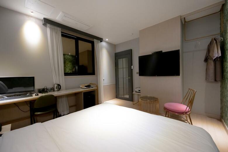 Hound Hotel Seomyeon-beomcheon