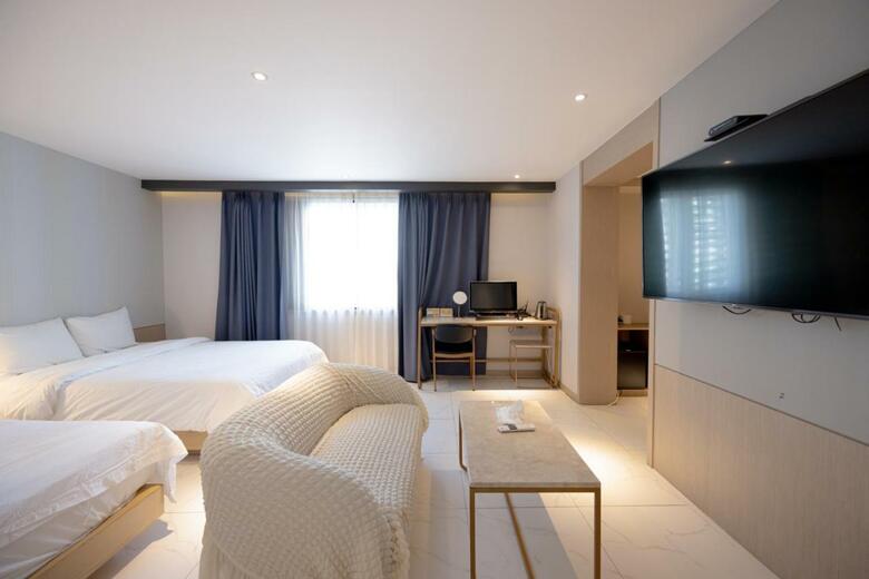 Hound Hotel Seomyeon-beomcheon