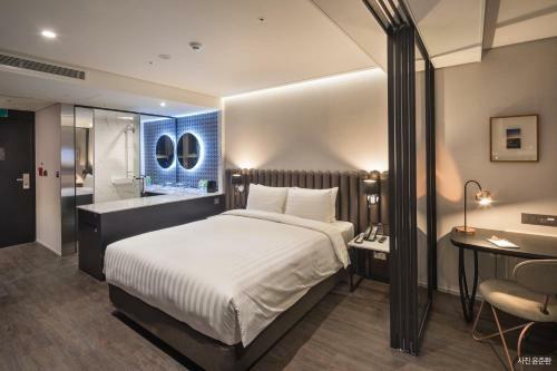 Lavalse Hotel