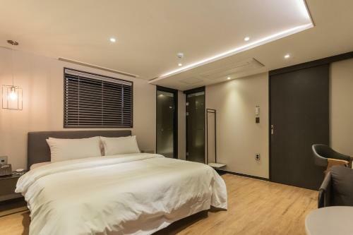 Brown Dot Hotel Centum