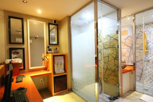 Dongrae Vov Hotel