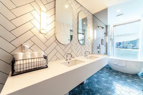 Ocean 2 Heaven Hotel