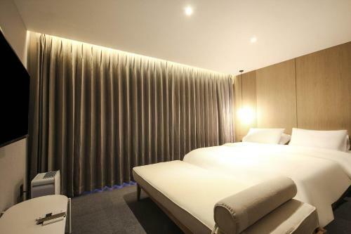 The Van Hotel