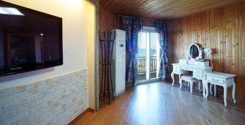 Elroman Pension