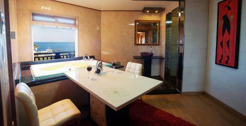 Elroman Pension