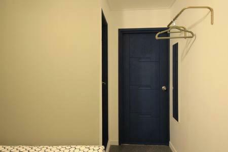 Hostal Mw House
