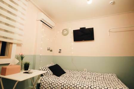 Hostal Mw House