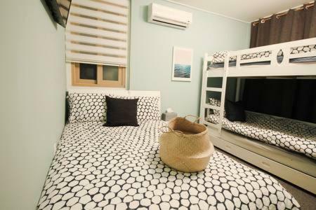 Hostal Mw House