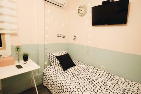 Hostal Mw House