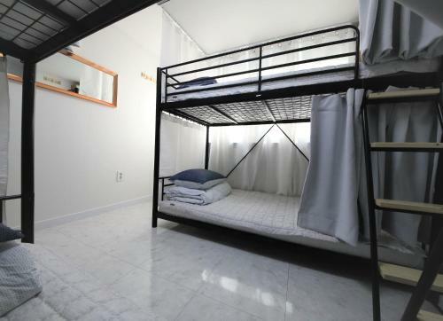 Bed & Breakfast Zibro H