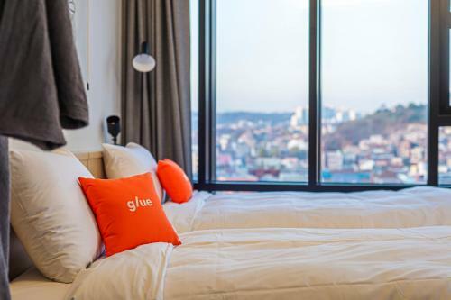 Glue Hotel