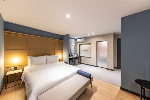 Brown Dot Hotel Seong Seo