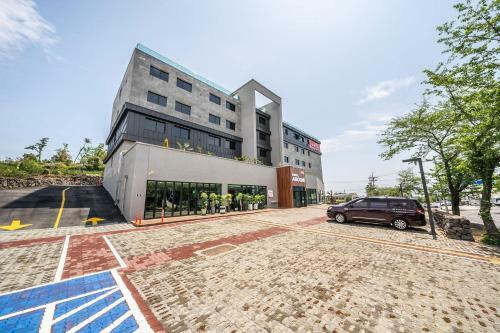 Aroomi Hotel