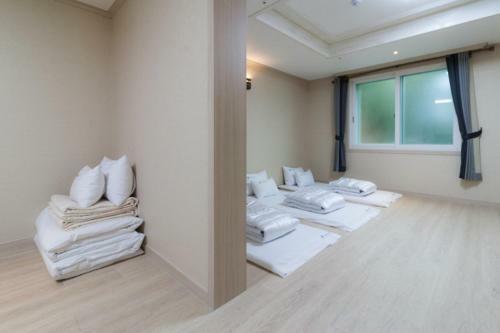 Mj Hotel