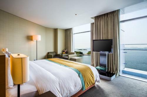 Hidden Bay Hotel