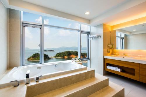 Hidden Bay Hotel