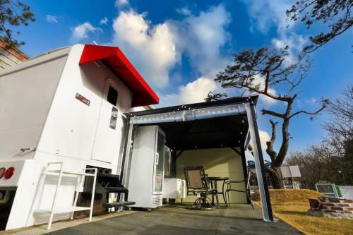 Gapyeong Mona Camping Park Caravan