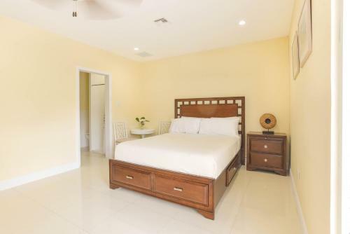 Hostal Addison Lee Cayman Villa