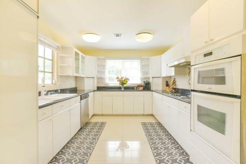 Hostal Addison Lee Cayman Villa