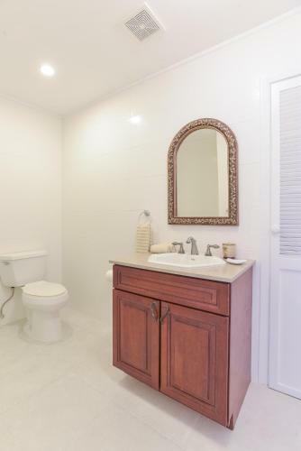 Hostal Addison Lee Cayman Villa