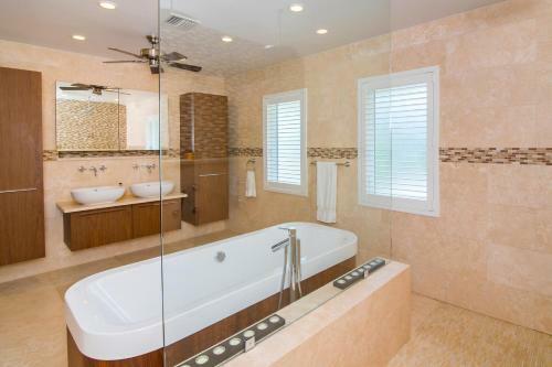 Villa Mora By Grand Cayman Villas