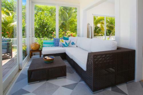 Babylon Reef By Grand Cayman Villas