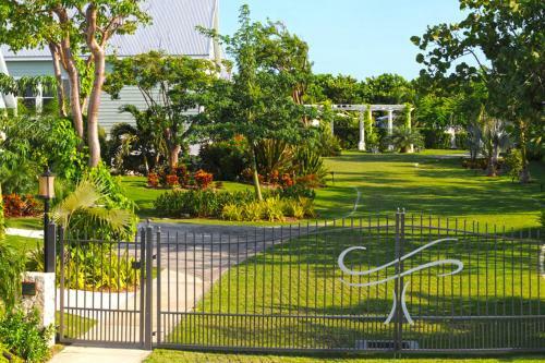 Mango Cottage By Grand Cayman Villas