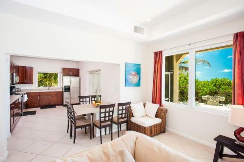 Christmas Palms By Grand Cayman Villas