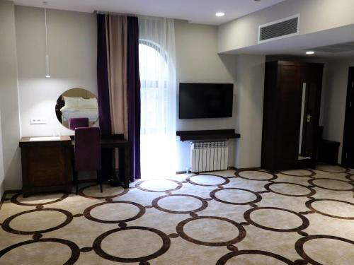 East Palace Hotel