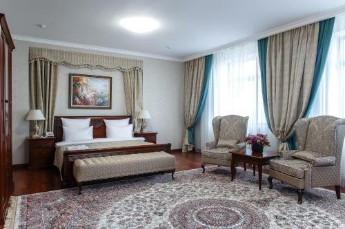 Alanda Hotel