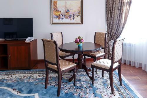 Alanda Hotel