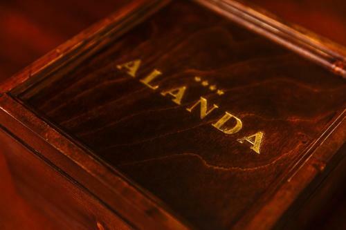 Alanda Hotel