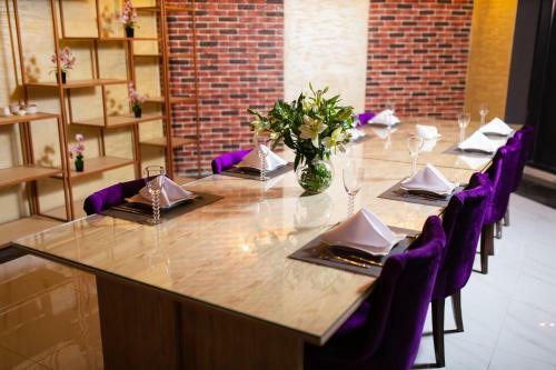 Hotel Ramada By Wyndham Shymkent
