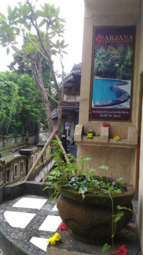 Hostal Arjana Bungalows 2